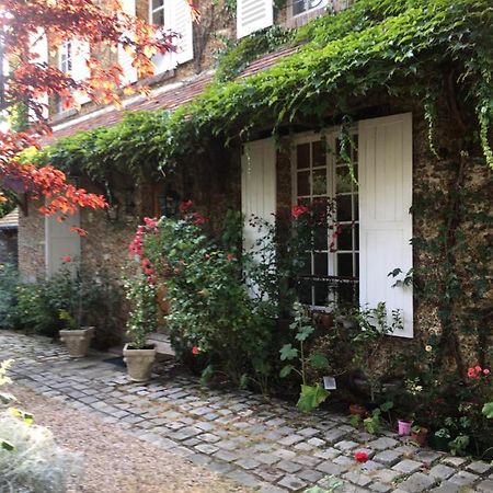 Le Cedre Bleu Bed and Breakfast Grosrouvre Exteriör bild